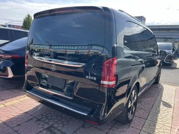 Mercedes-Benz V-Class 2022 Model V 260 L Long wheelbase Premium Edition – фото 6