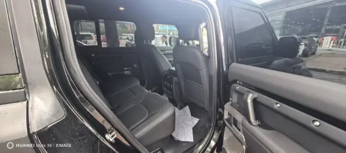 Land Rover Defender 2026 Model 110 3.0T P400 X-Dynamic SE – фото 5