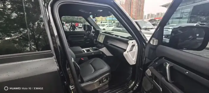 Land Rover Defender 2026 Model 110 3.0T P400 X-Dynamic SE – фото 10