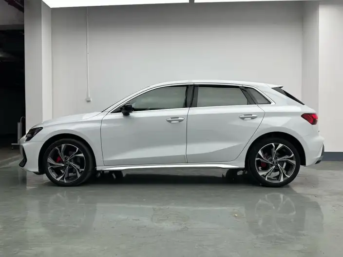 Audi A3 2025 Model Sportback 35 TFSI Continental Flying Spur Exclusive Model – фото 6
