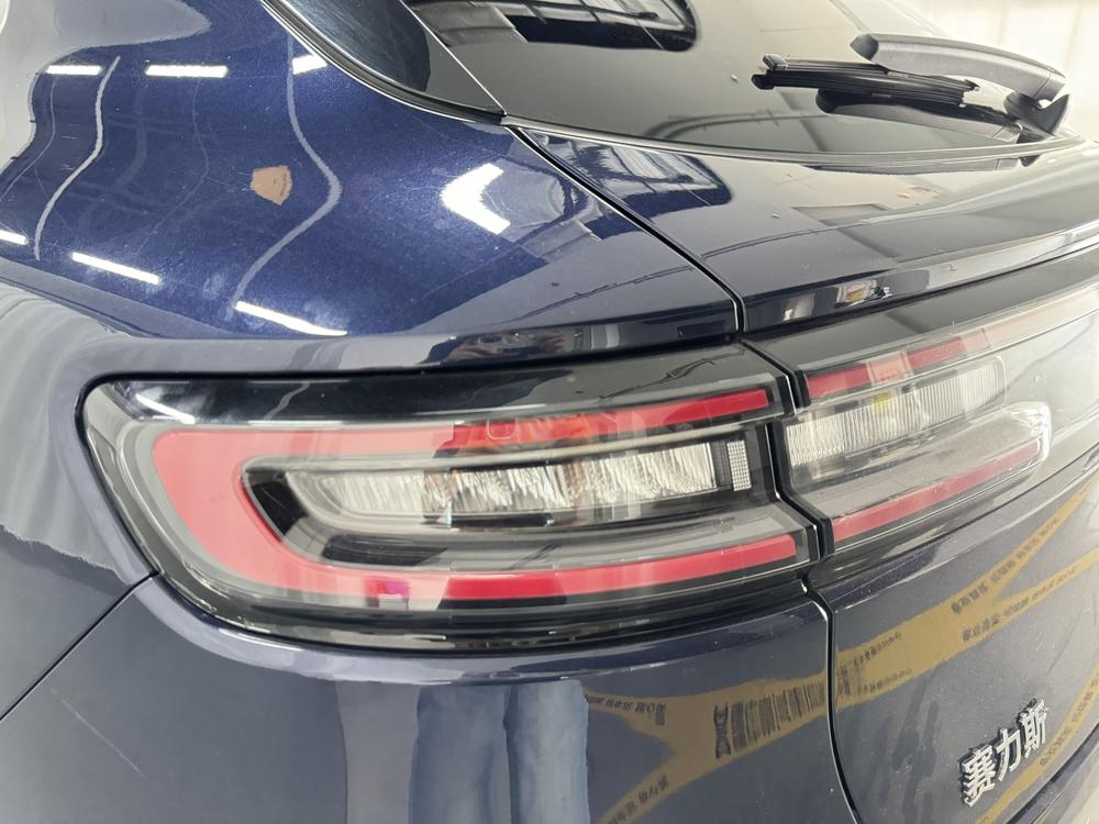 Aito M5 2022 Range-Extended RWD Standard – фото 13