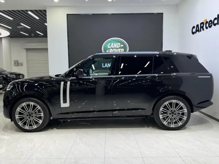 Range Rover 2026 Model 3.0 L6 400PS AB Long axis Edition – фото 4