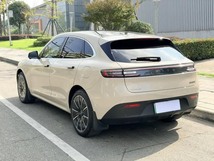 Aito M5 2022 Model Pure Electric 4WD Performance Edition – фото 4