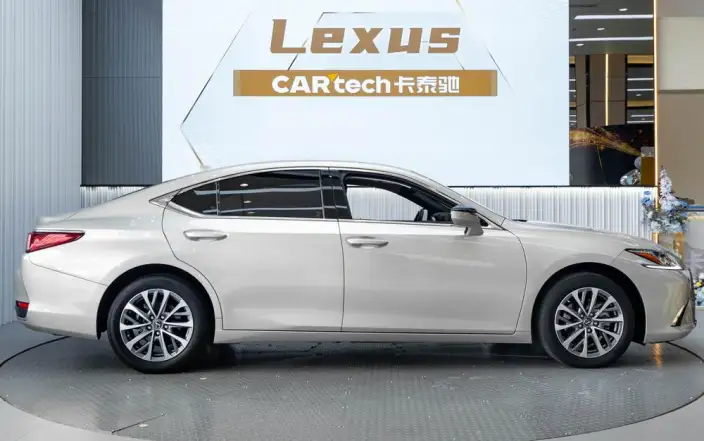 Lexus ES 2022 Model 200 Superior Edition – фото 7