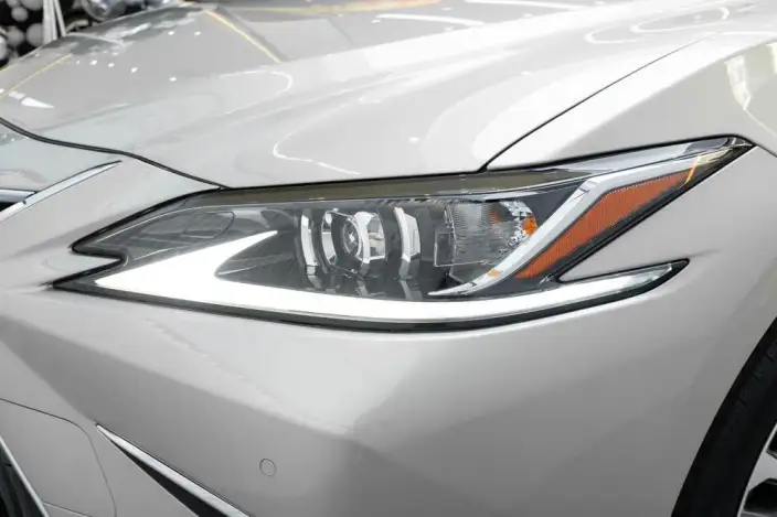 Lexus ES 2022 Model 200 Superior Edition – фото 10
