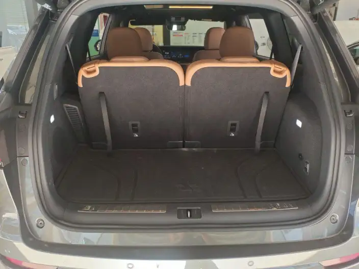 Li Auto ONE 2021 Model Extended Range 6 seat Edition – фото 8