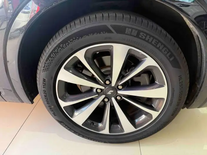 Li Auto ONE 2021 Model Extended Range 6 seat Edition – фото 5