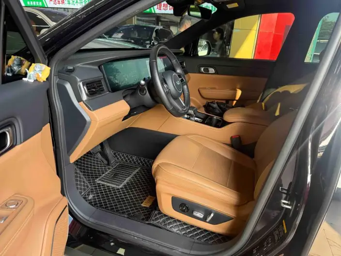 Li Auto ONE 2021 Model Extended Range 6 seat Edition – фото 7