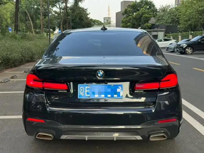 BMW 5 Series 2023 Model 530Li Leading Model M Sports Set – фото 4
