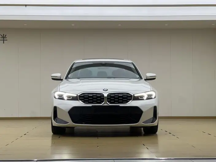 BMW 3 Series 2023 Model 325i M Sports Set – фото 2