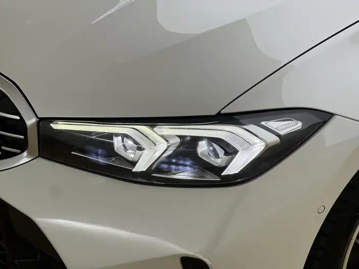 BMW 3 Series 2023 Model 325i M Sports Set – фото 7
