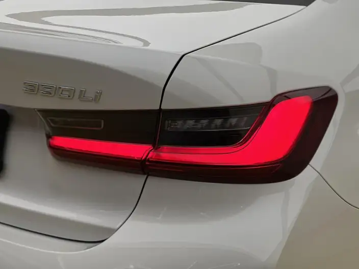 BMW 3 Series 2025 Model 330Li M Sports Night Set – фото 8