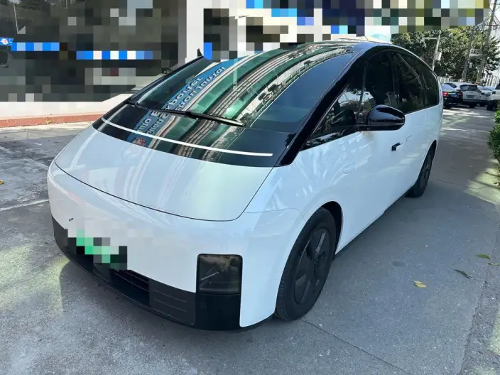 Li Auto MEGA 2024 Model Ultra Edition – фото 1