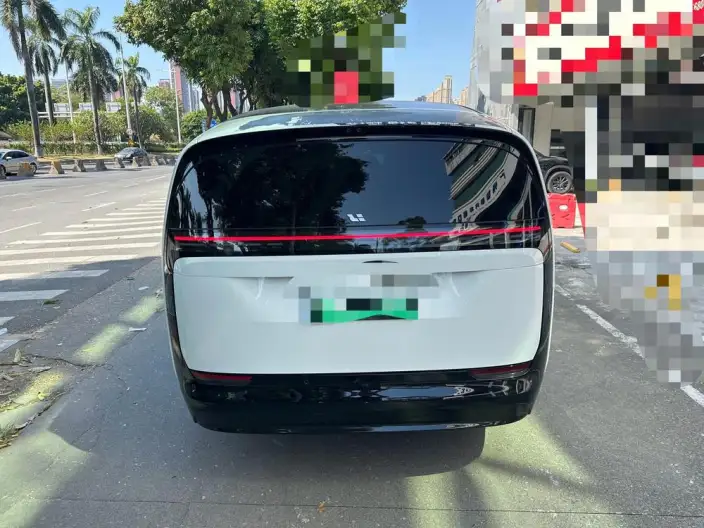 Li Auto MEGA 2024 Model Ultra Edition – фото 4