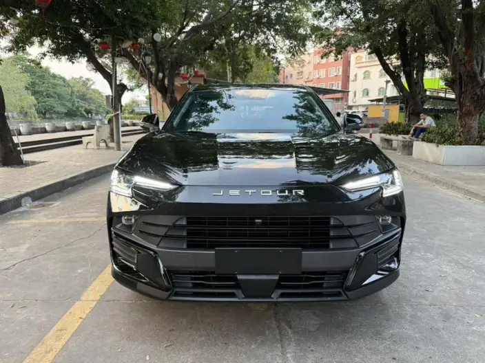 Jetour Dasheng 2025 Model 1.5T DCT Luxury – фото 2