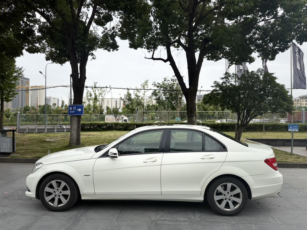 Mercedes-Benz C-Class 2011 модификация C 180K Classic тип – фото 4