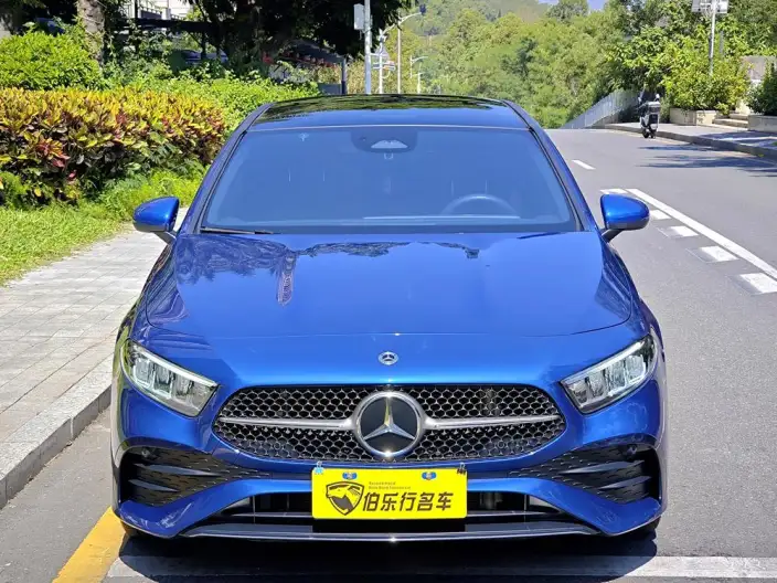 Mercedes-Benz A-class 2023 Model A 200 L Sports sedan Fashion Edition – фото 2