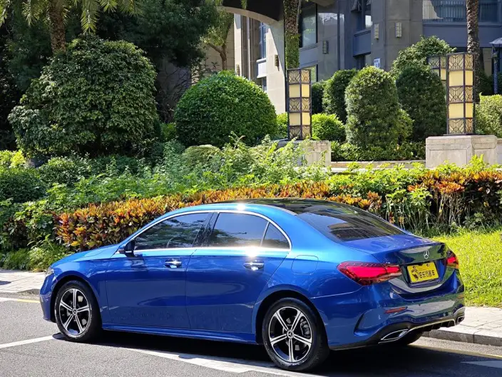 Mercedes-Benz A-class 2023 Model A 200 L Sports sedan Fashion Edition – фото 4