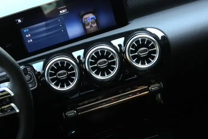Mercedes-Benz A-class 2023 Model A 200 L Sports sedan Fashion Edition – фото 9