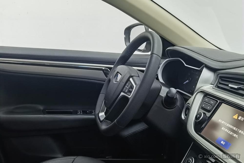 Geely Emgrand GL 2017 1.8L Manual Elite – фото 11