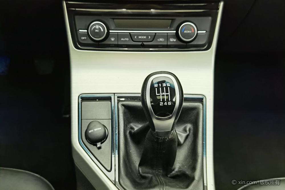 Geely Emgrand GL 2017 1.8L Manual Elite – фото 15
