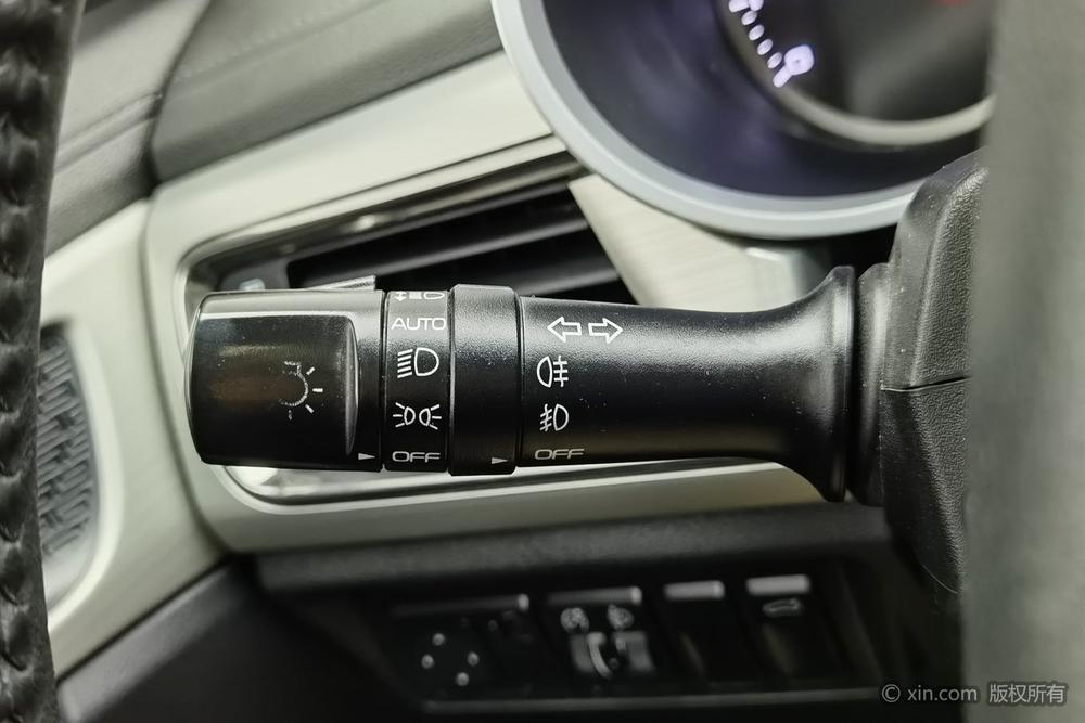Geely Emgrand GL 2017 1.8L Manual Elite – фото 16