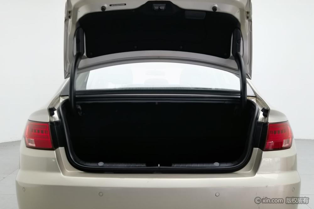Geely Emgrand GL 2017 1.8L Manual Elite – фото 23