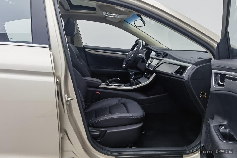 Geely Emgrand GL 2017 1.8L Manual Elite – фото 24