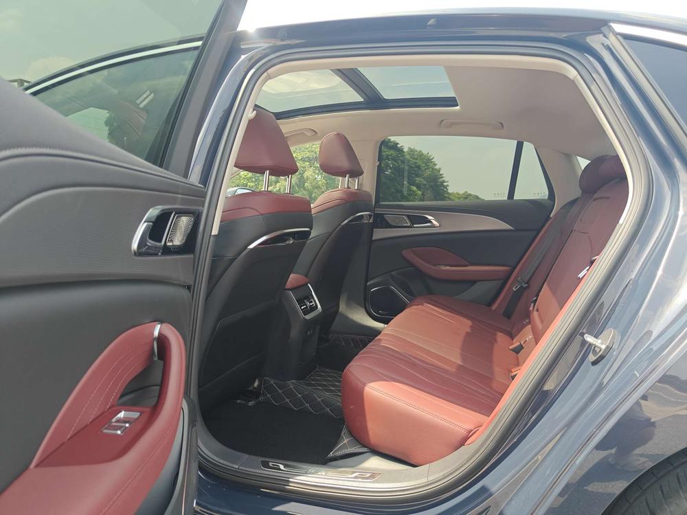 Hongqi H5 2024 2.0T Automatic Smart Enjoy Link Flag Link Edition – фото 32