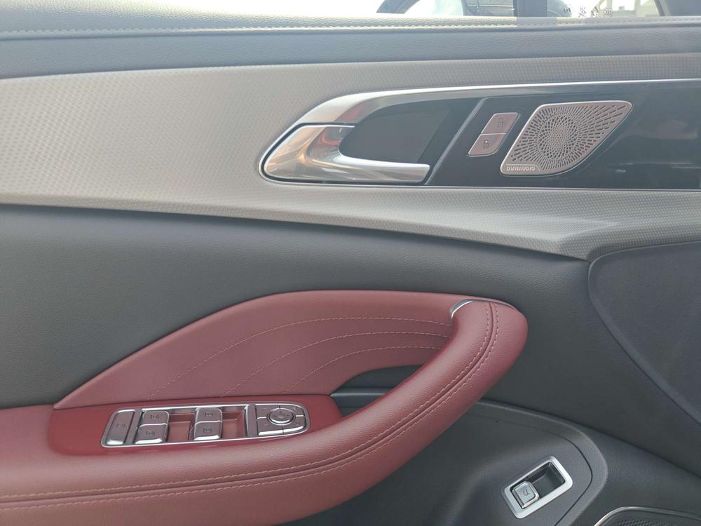 Hongqi H5 2024 2.0T Automatic Smart Enjoy Link Flag Link Edition – фото 33