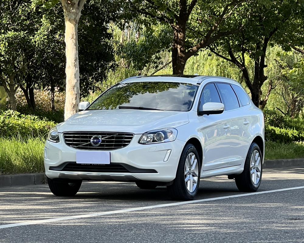 Volvo XC60 2017 модификация T5 Zhixing L Class Edition – фото 1