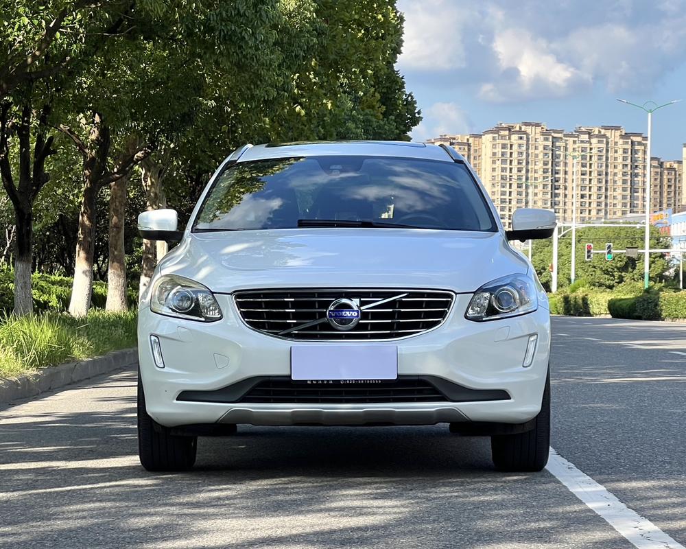 Volvo XC60 2017 модификация T5 Zhixing L Class Edition – фото 2