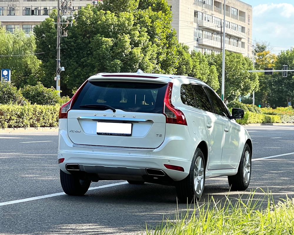 Volvo XC60 2017 модификация T5 Zhixing L Class Edition – фото 5