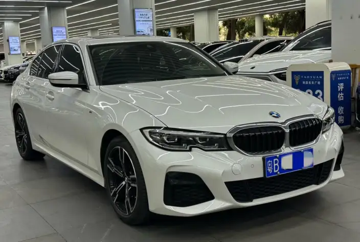 BMW 3 Series 2022 Model 325i M Sports Set – фото 3