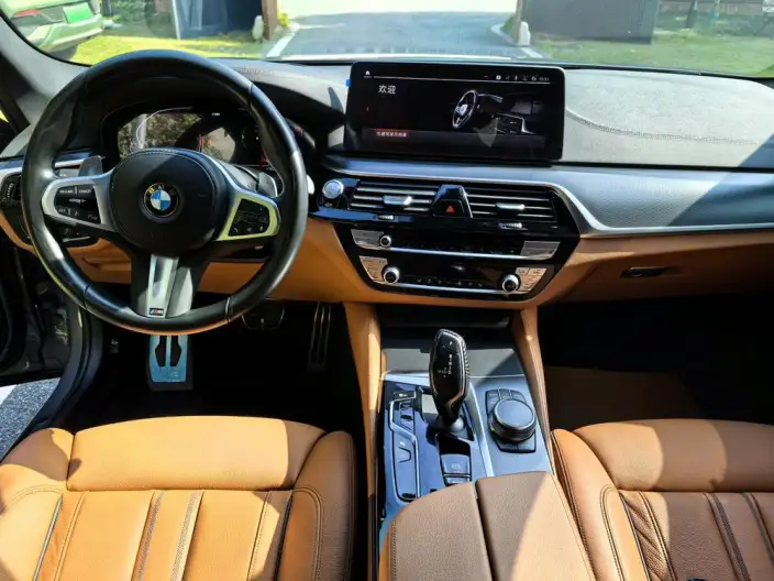BMW 5 Series Imported 2022 Model Facelift II 530i Fashion edition M Sports Set – фото 7