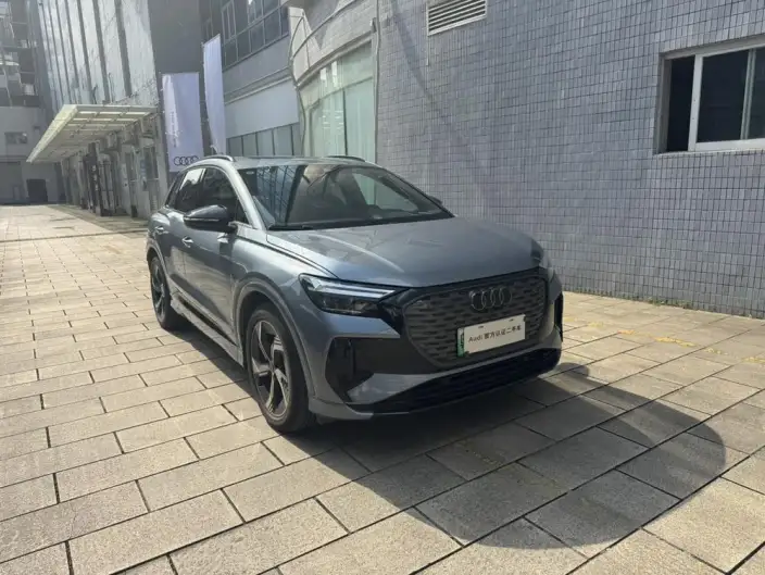 Audi Q4 e-tron 2024 Model 50 e-tron quattro Genesis Night Edition – фото 3