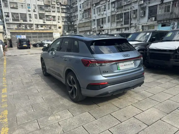 Audi Q4 e-tron 2024 Model 50 e-tron quattro Genesis Night Edition – фото 4