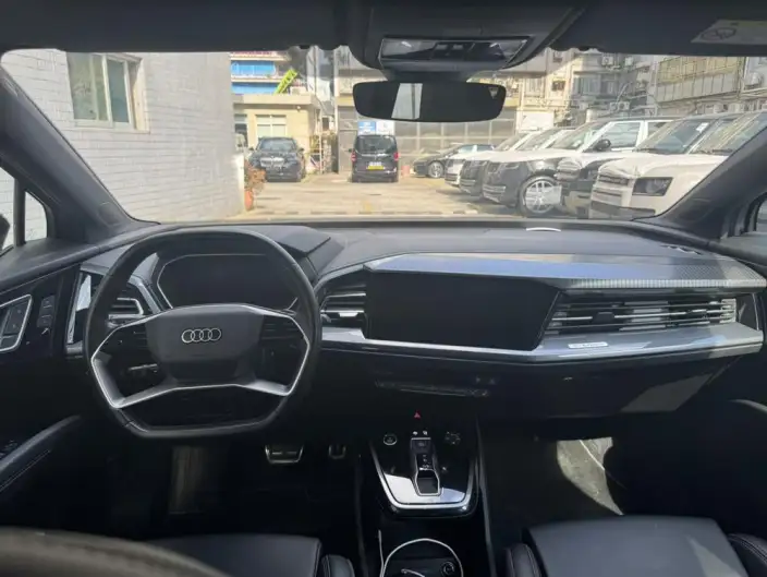 Audi Q4 e-tron 2024 Model 50 e-tron quattro Genesis Night Edition – фото 8