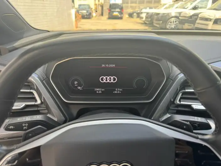 Audi Q4 e-tron 2024 Model 50 e-tron quattro Genesis Night Edition – фото 9
