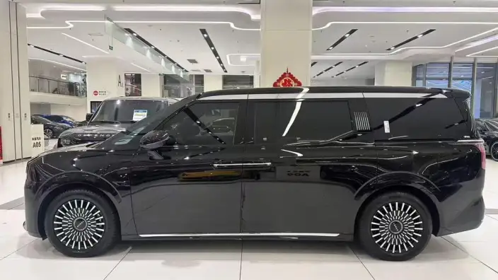 ZEEKR 009 2024 Model VI seat Executive Edition 4WD 140kWh – фото 3