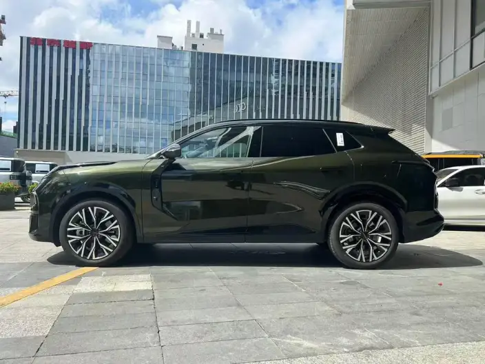 Lynk & Co 08 EM-P 2026 Model 210 4WD Performance Ultra H7