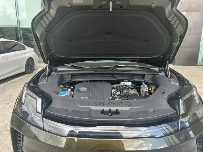Lynk & Co 08 EM-P 2026 Model 210 4WD Performance Ultra H7 – фото 6