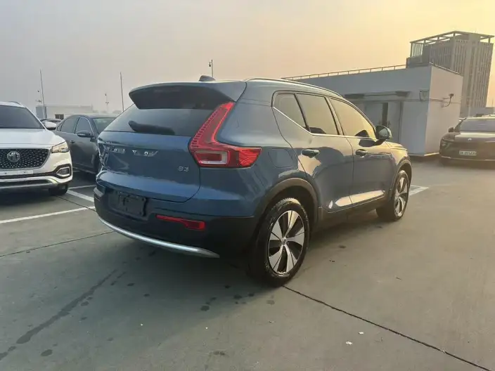 Volvo XC40 2024 Model B3 Smart Range Deluxe Edition – фото 5