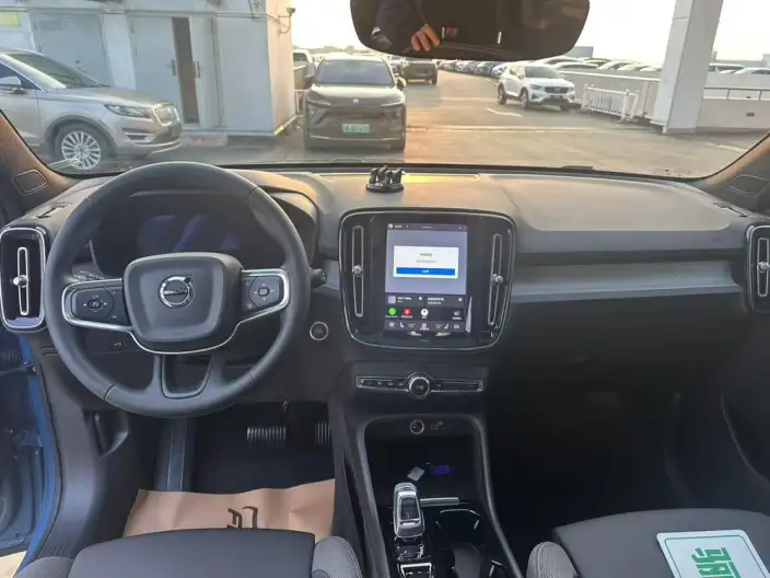Volvo XC40 2024 Model B3 Smart Range Deluxe Edition – фото 8