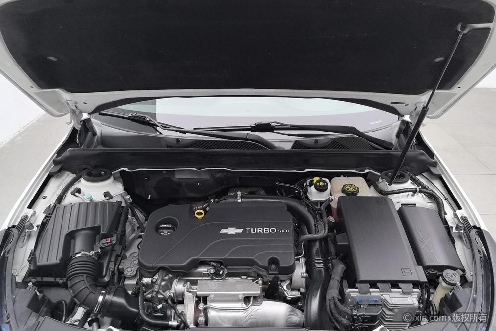 Chevrolet Malibu 2017 1.5T Automatic Luxury – фото 5