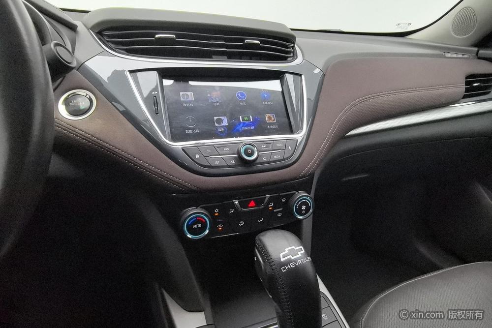 Chevrolet Malibu 2017 1.5T Automatic Luxury – фото 12