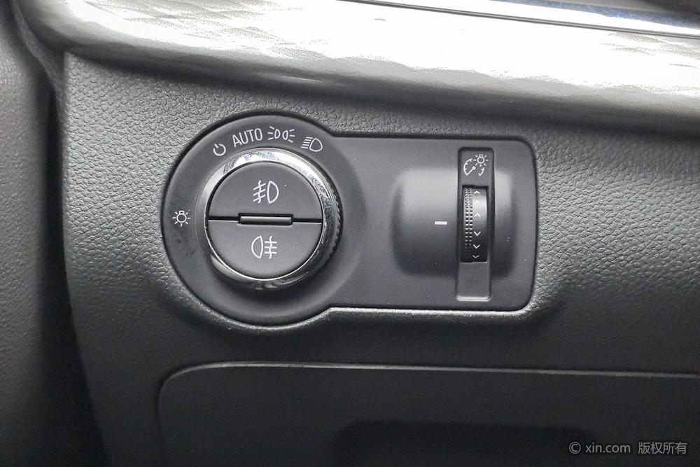 Chevrolet Malibu 2017 1.5T Automatic Luxury – фото 15