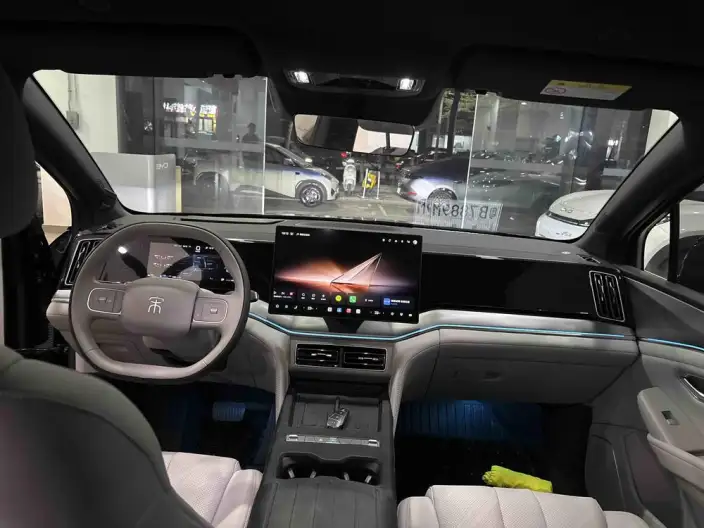 Song Ultra DM 2026 Model DM-i 205KM Beyond Edition – фото 9