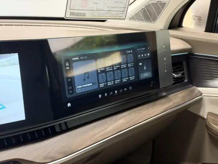 Roewe RX9 2023 Model 2.0TGI 4WD Exclusive Edition – фото 7