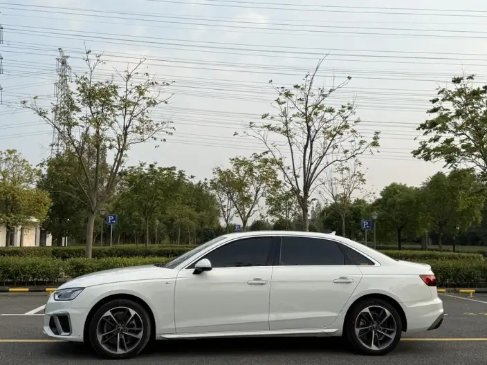 Audi A4 L 2024 Model 40 TFSI Fashion Dynamic Model